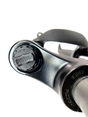 Вилка амортизационная Suntour XCM 27,5", 1 1/8", 100 мм, QR